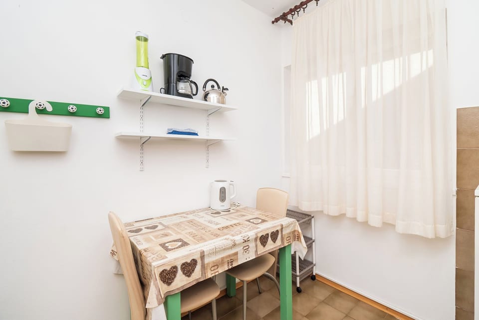 Apartment (A1) | Dining