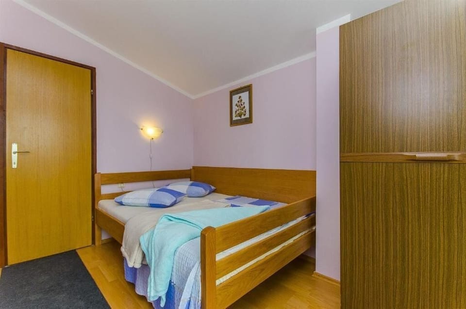 Apartment (A1) | 1 bedroom, free WiFi, bed sheets