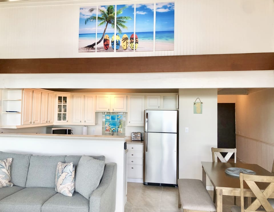 Living Room - Open and airy floorplan
