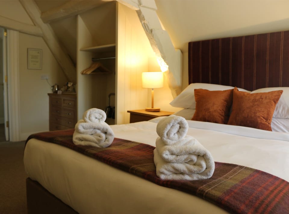 Deluxe Suite, Ensuite | Desk, cribs (surcharge), WiFi (free), bed sheets