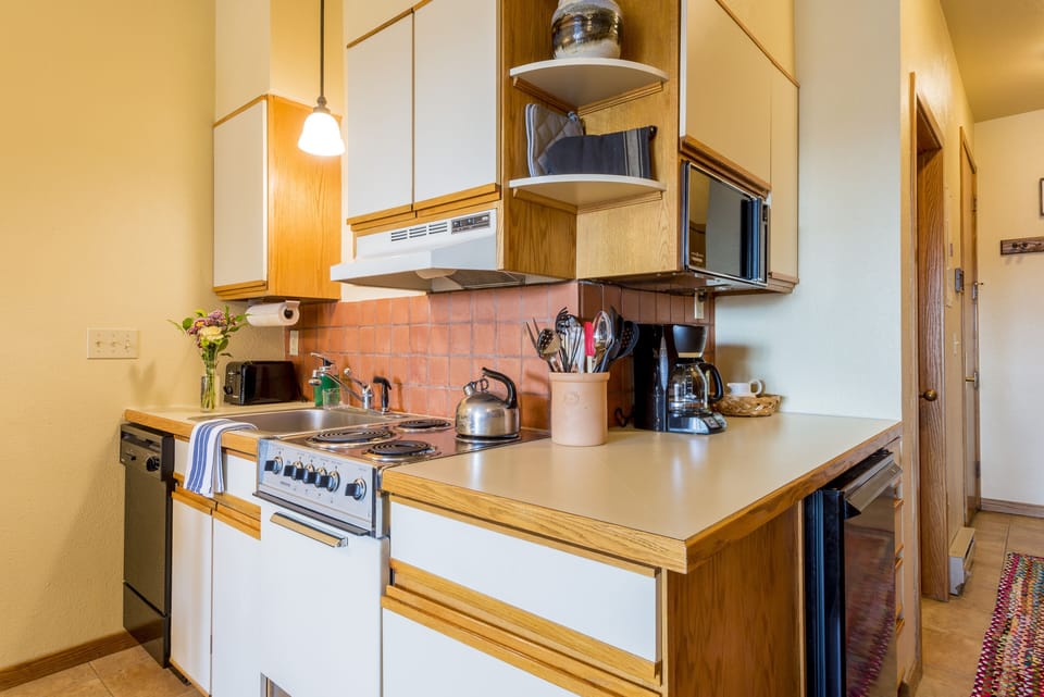 Fully Appointed Kitchen-Range, Microwave, Dishwasher and Large Dorm Fridge!