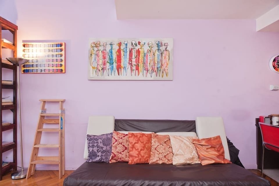 Design Apartment, 1 Bedroom | Living area | LED TV, Netflix, DVD player, first-run movies