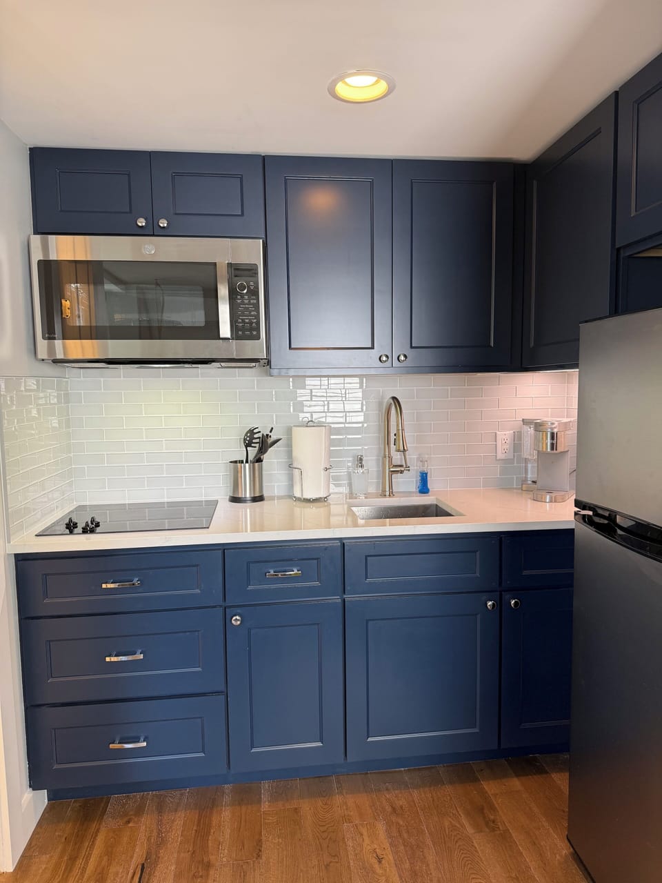 Kitchen with stovetop and Convection/Microwave