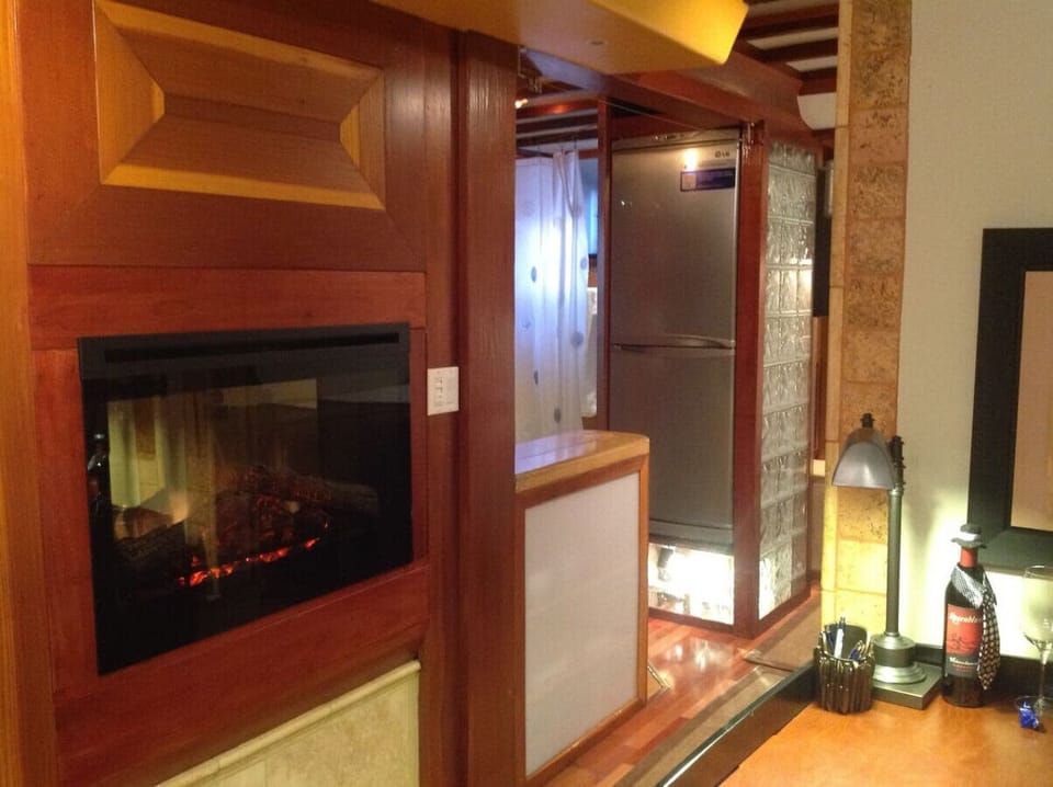 Electric fireplace