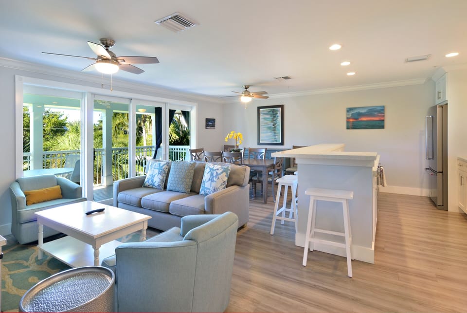 Open floor plan!
