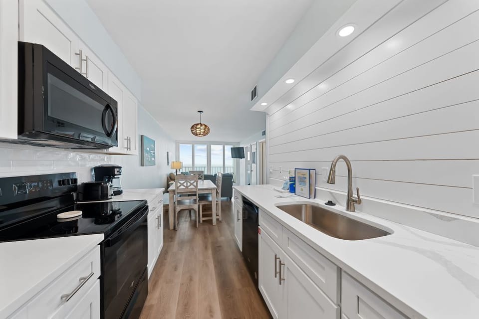 10 Island Shores 457 Kitchen