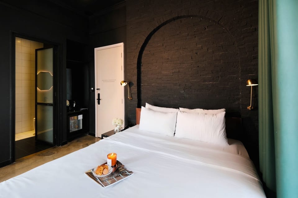 Deluxe Double Room, Bathtub, City View | Blackout drapes, free WiFi, bed sheets