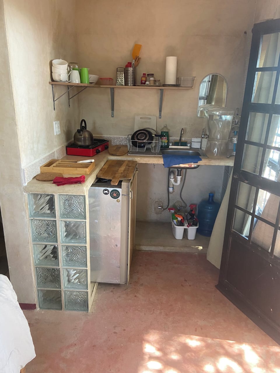 Studio kitchenette