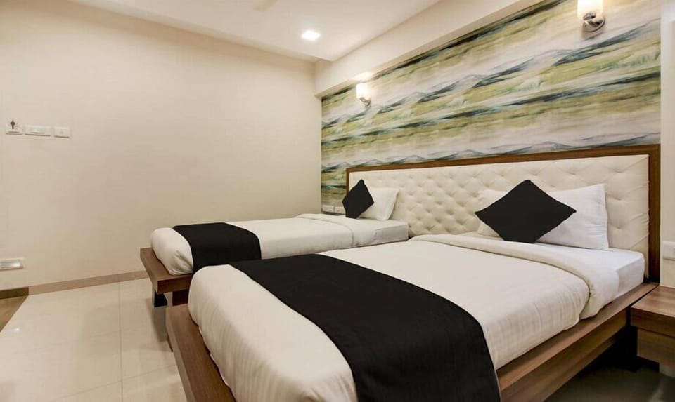 Executive Twin Room | Blackout drapes, iron/ironing board, free WiFi, bed sheets