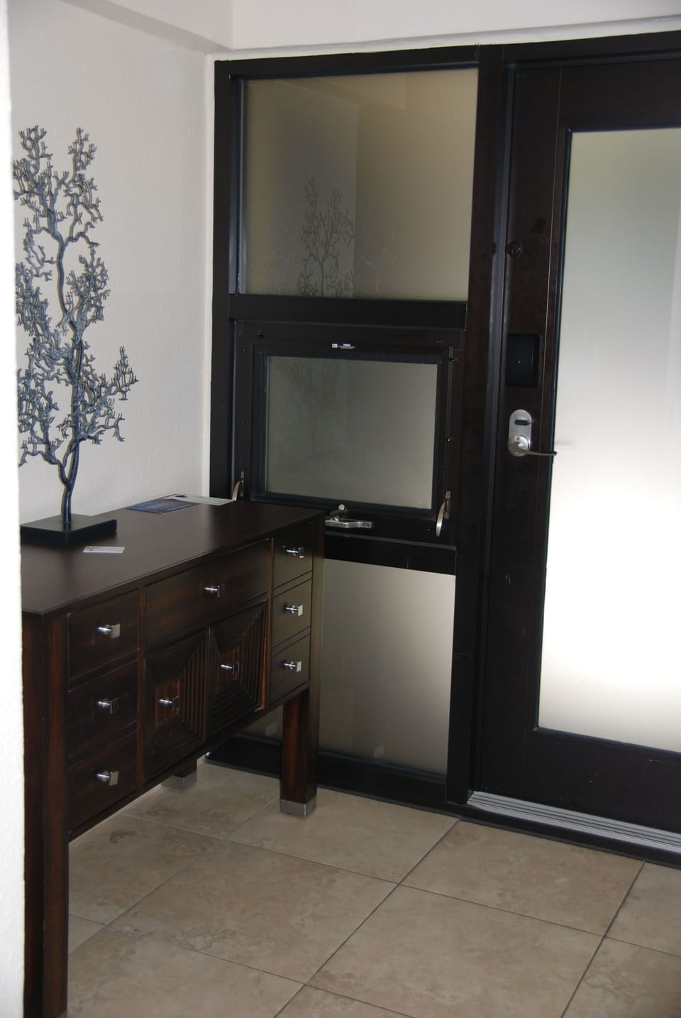 Studio Villa entry