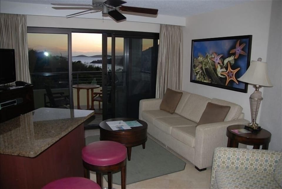 Studio villa living room