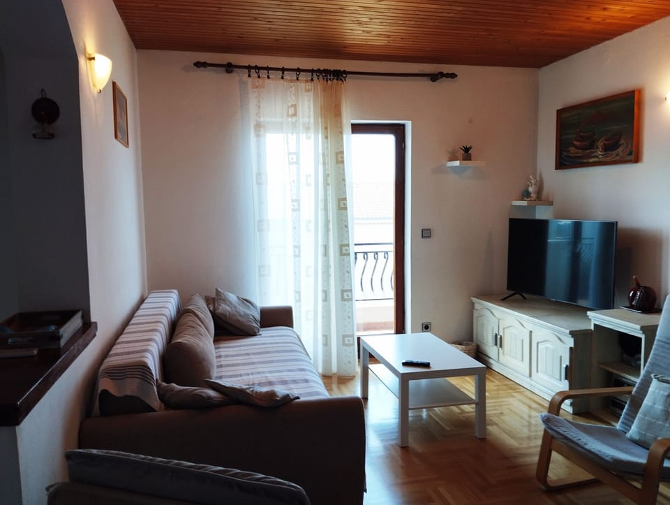 Apartment (A1) | Living room | TV, DVD player