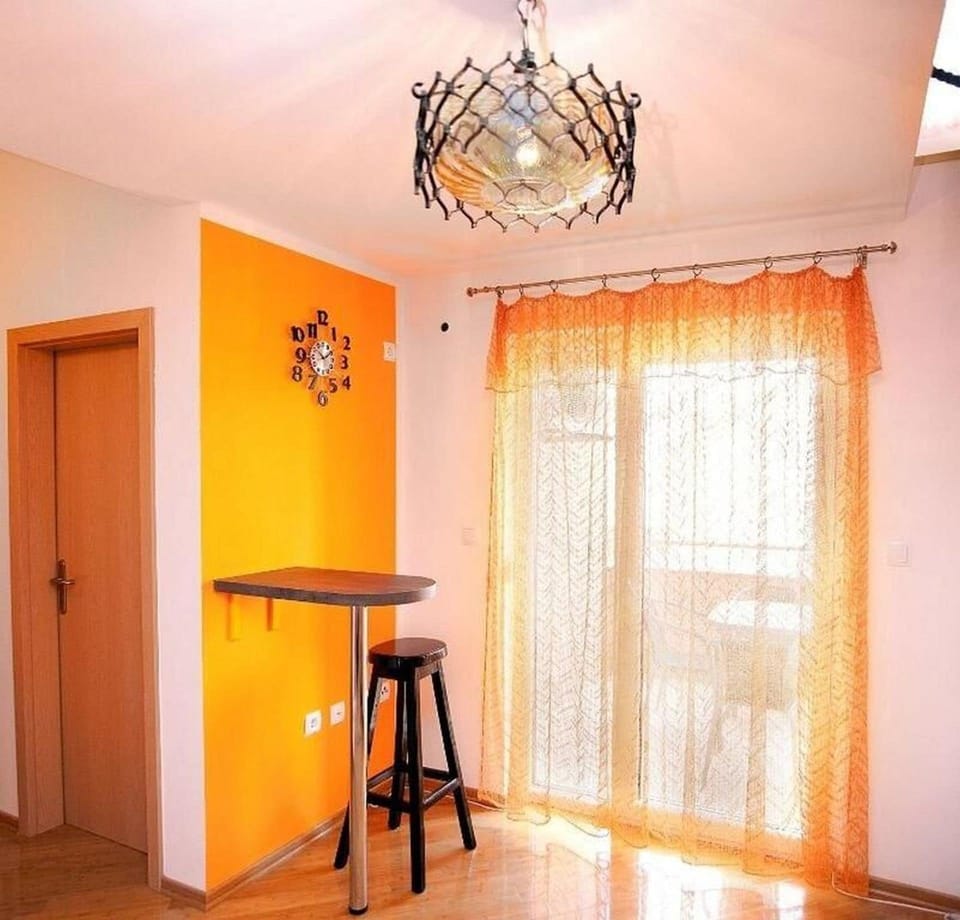 Apartment (A1) | Dining