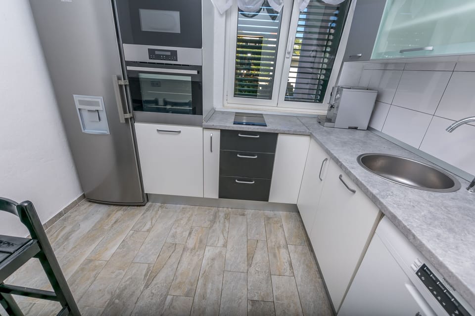 Private kitchen | Espresso maker, fridge, microwave, oven