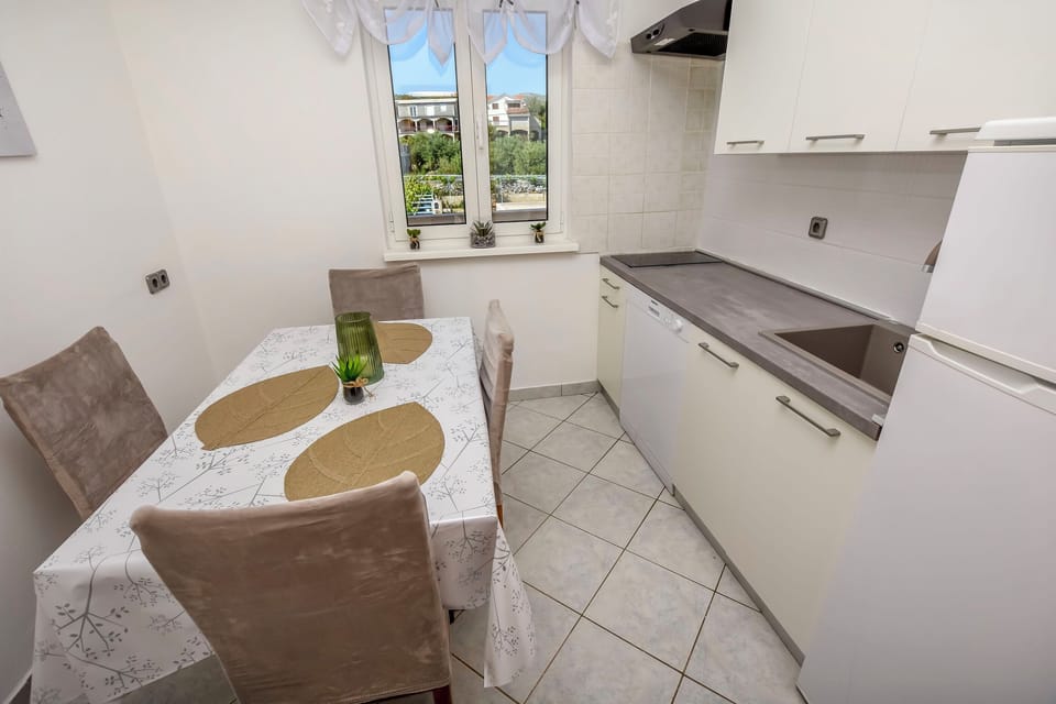 House | Private kitchen | Espresso maker, fridge, microwave, oven