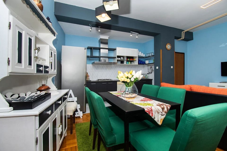 Apartment (A1) | Living room | TV