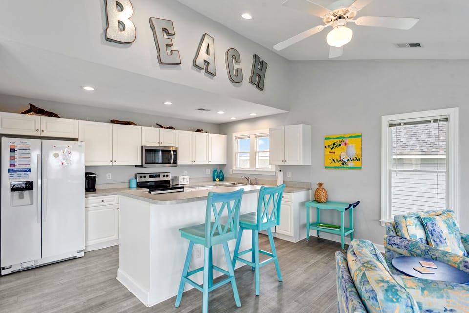 JR380: Kimberly's Kottage | Top Level Kitchen