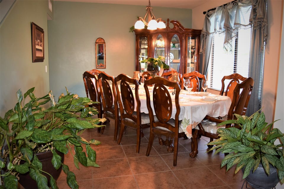 Enjoy a formal meal with your family and friends.