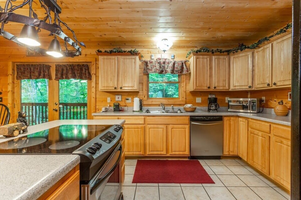 Spacious Kitchen!