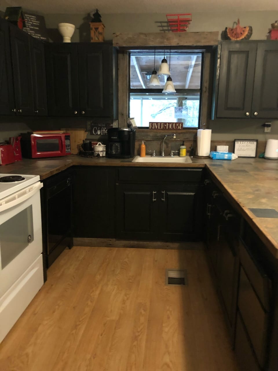 A full equipped kitchen with everything you might need. 