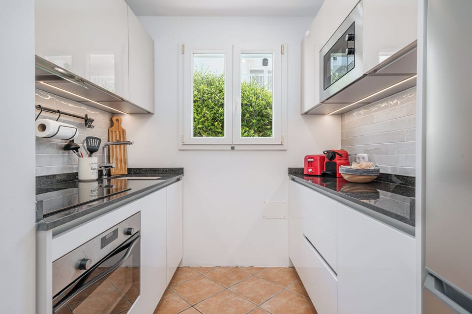 Fully equipped kitchen