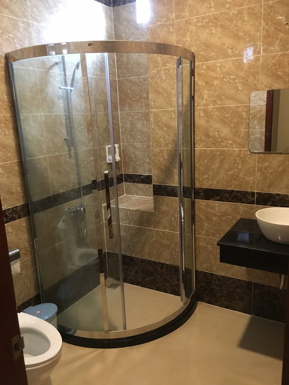 Deep soaking tub, rainfall showerhead, free toiletries, hair dryer