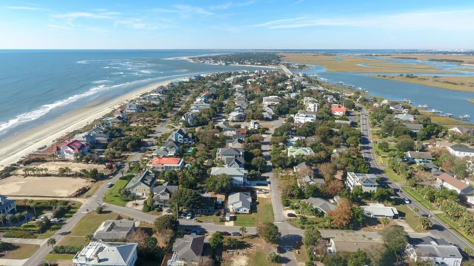 Corner Lot Near Beach Access