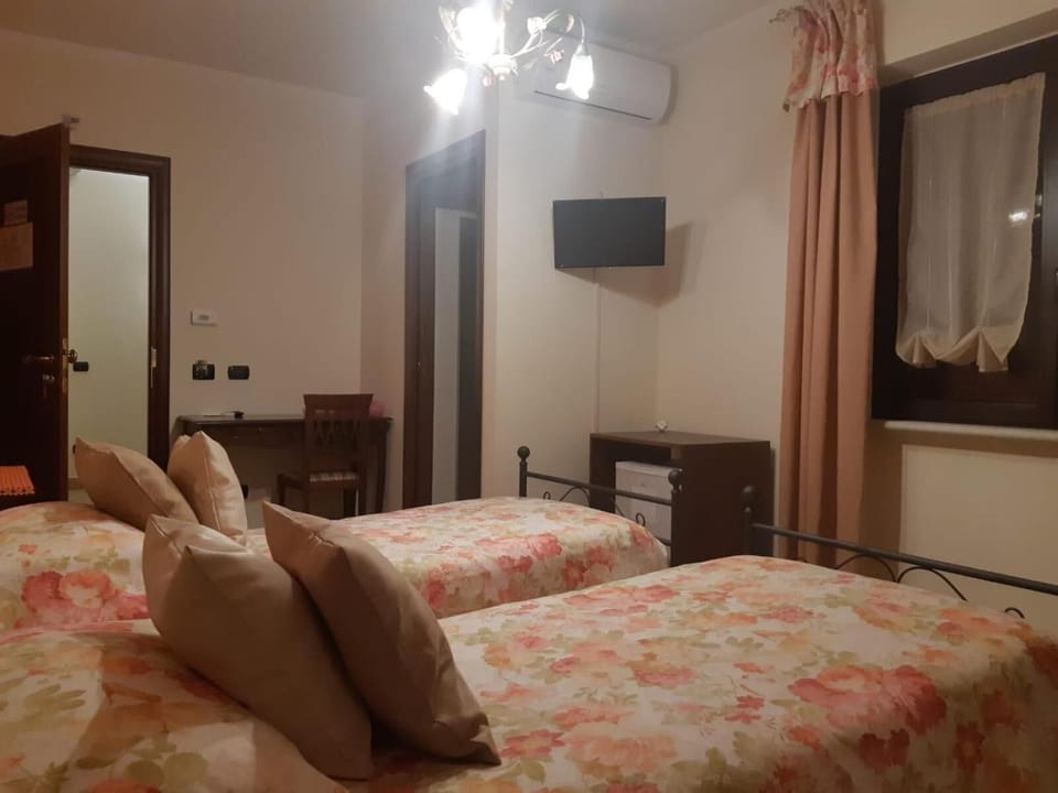 Minibar, desk, free cribs/infant beds, free WiFi