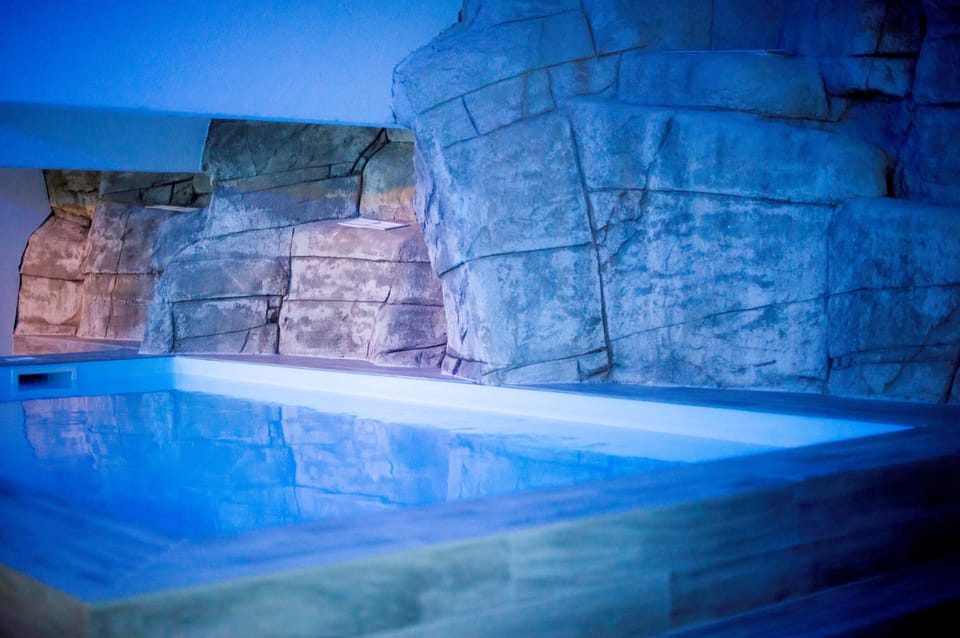 Enjoy the excellent on-site amenities including the beautiful indoor pool!