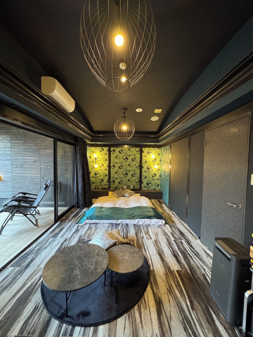 Deluxe Suite | Down comforters, desk, laptop workspace, soundproofing