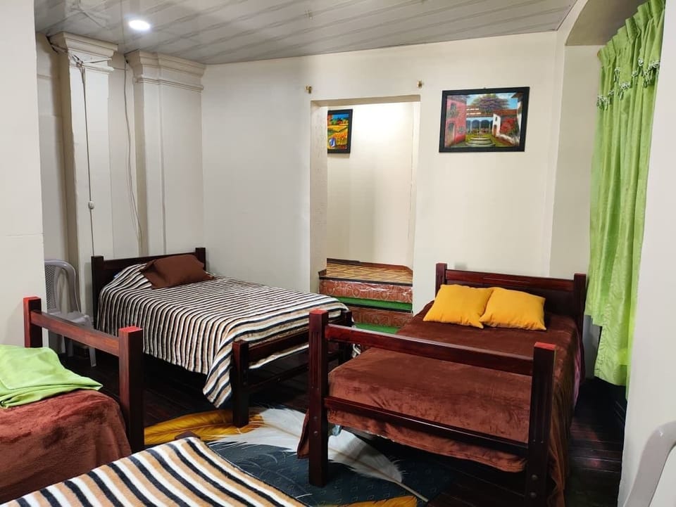 Quadruple Room | WiFi (free), bed sheets