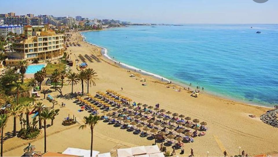 Beach 5 mins walk 