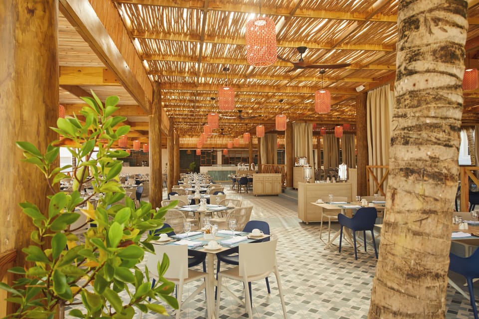 7 restaurants, dinner served