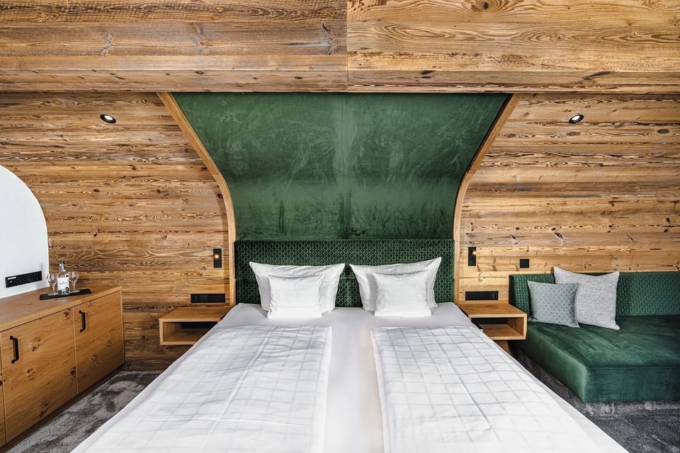 Grand Deluxe Doppelzimmer | Living area | Tablet, offices