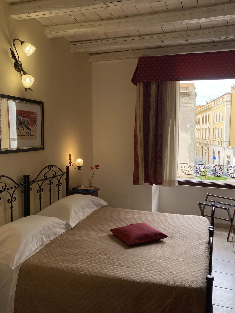 Standard Double Room | Desk, soundproofing, free WiFi, bed sheets