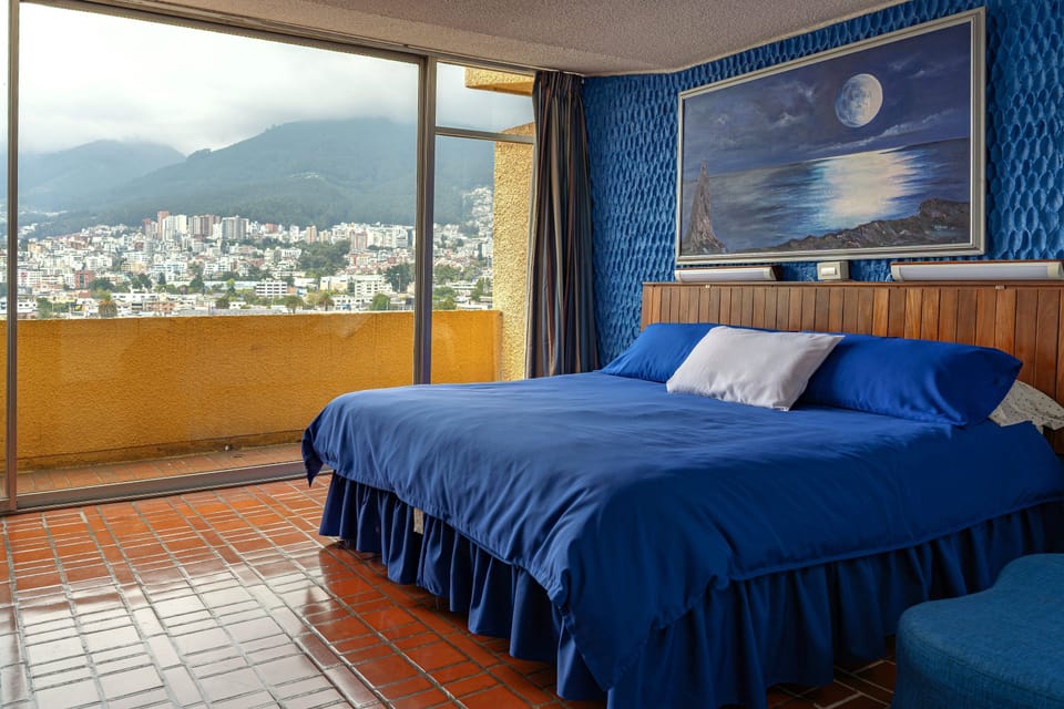 Superior Room, Mountain View | 1 bedroom, in-room safe, desk, soundproofing