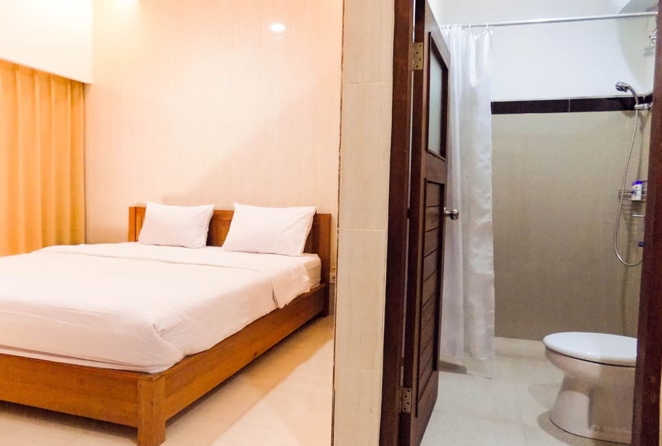 Deluxe Double Room | Desk, blackout drapes, soundproofing, free WiFi