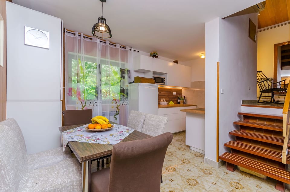 House | Dining
