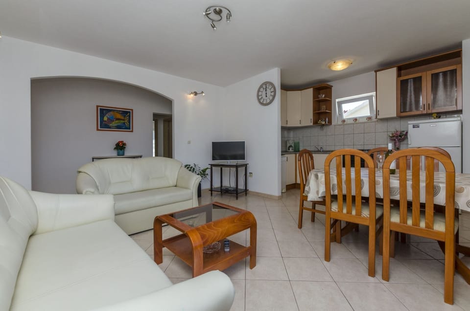 Apartment (A1) | Living room