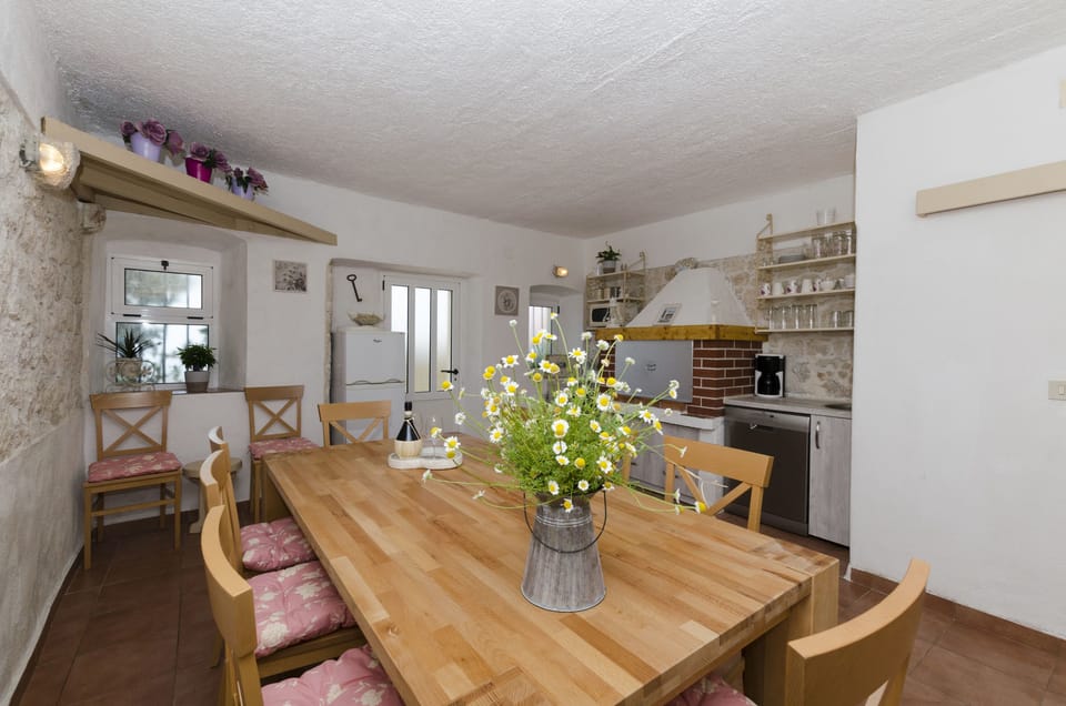 House | Dining