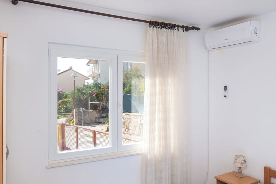 Apartment (A1) | Laptop workspace, free WiFi, bed sheets
