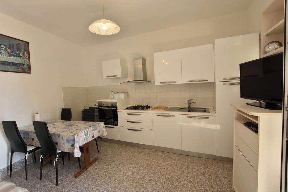 Apartment (A1) | Living room | TV