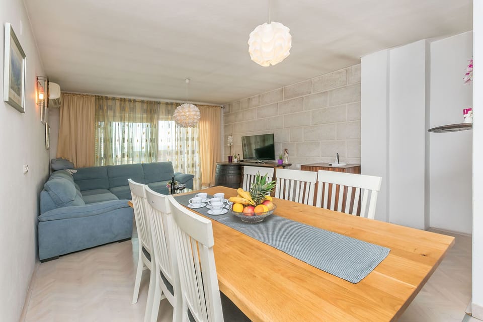 Apartment (A1) | Dining