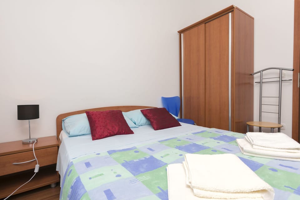 Apartment (A2) | Free WiFi, bed sheets