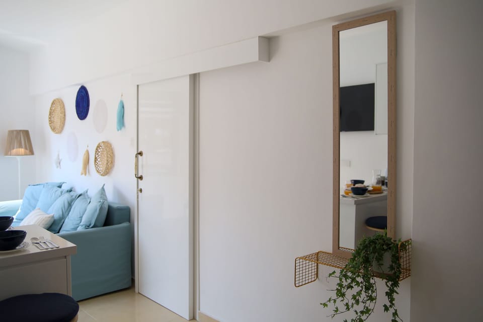 Apartment | Living area | Books