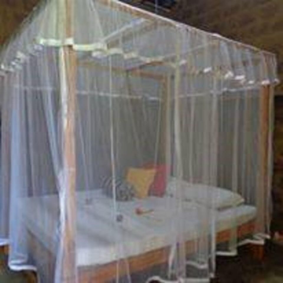 Traditional Cottage | Desk, laptop workspace, WiFi (free), bed sheets