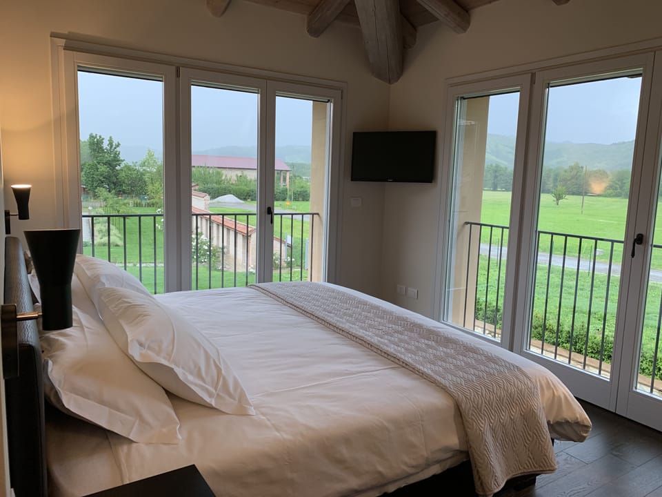 Superior Room | Premium bedding, down comforters, pillowtop beds, soundproofing