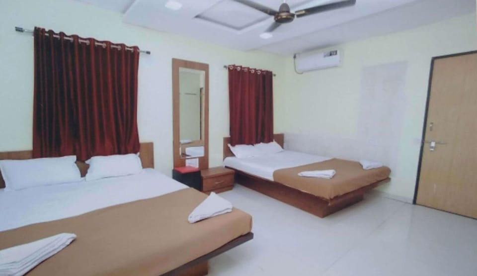 Rollaway beds, free WiFi, bed sheets