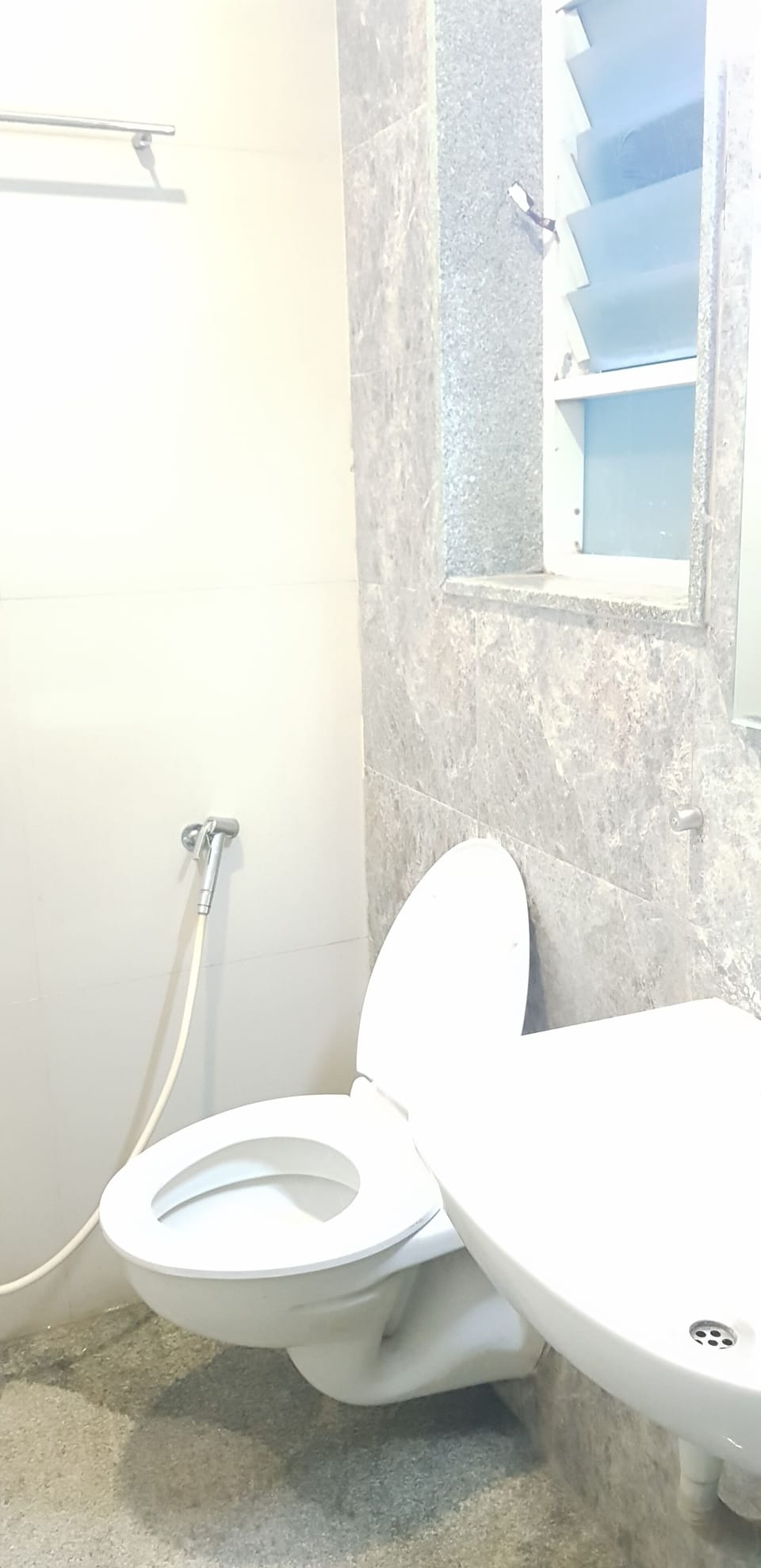 Standard Double Room | Bathroom | Towels, soap, shampoo