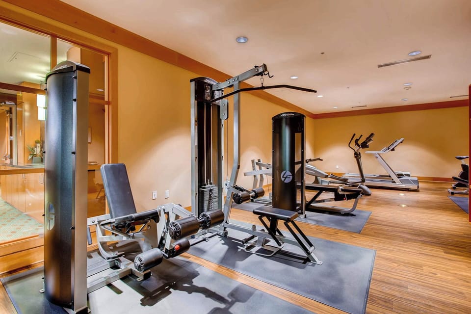 Capitol Peak Amenities